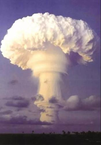 1967年6月,中国第一颗氢弹爆炸成功.jpg